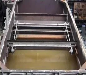 Scraping Oil Skimmer